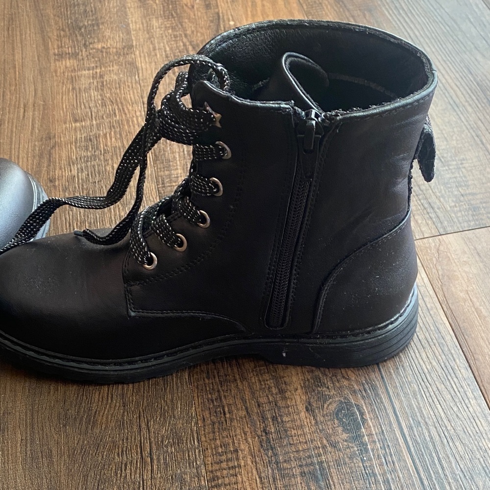 SO Kids Black Boots - Picture 9 of 9